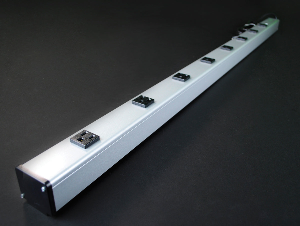 UL403BC - Wiremold - UL403BC PlugIn Outlet Center Unit