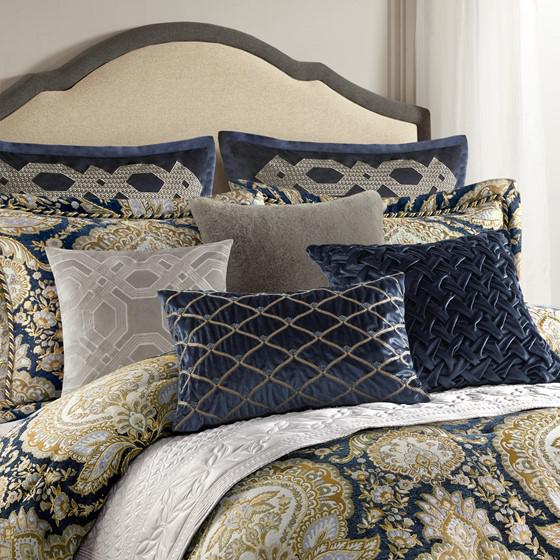 100% Polyester Valentina Comforter Set Navy Queen: 92x96"/20x26+2"(2)/60x80+15"